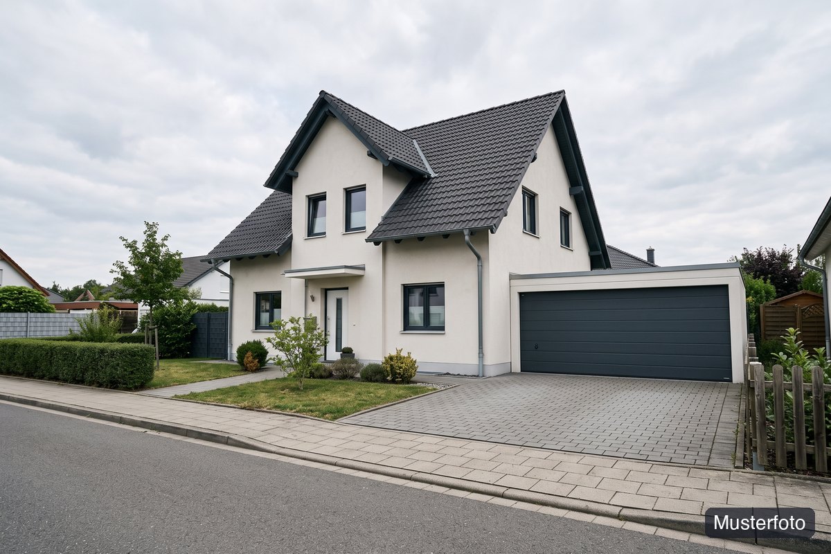 Musterfoto Garage, nicht das tatsächliche Objekt