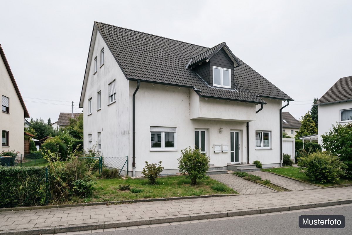 Musterfoto Zweifamilienhaus, nicht das tatsächliche Objekt